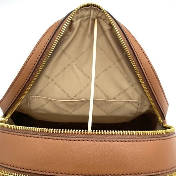 Michael Kors Jaycee Medium Zip Packet Backpack & LG Trifold
Wallet Vanilla - Picture 7 of 12